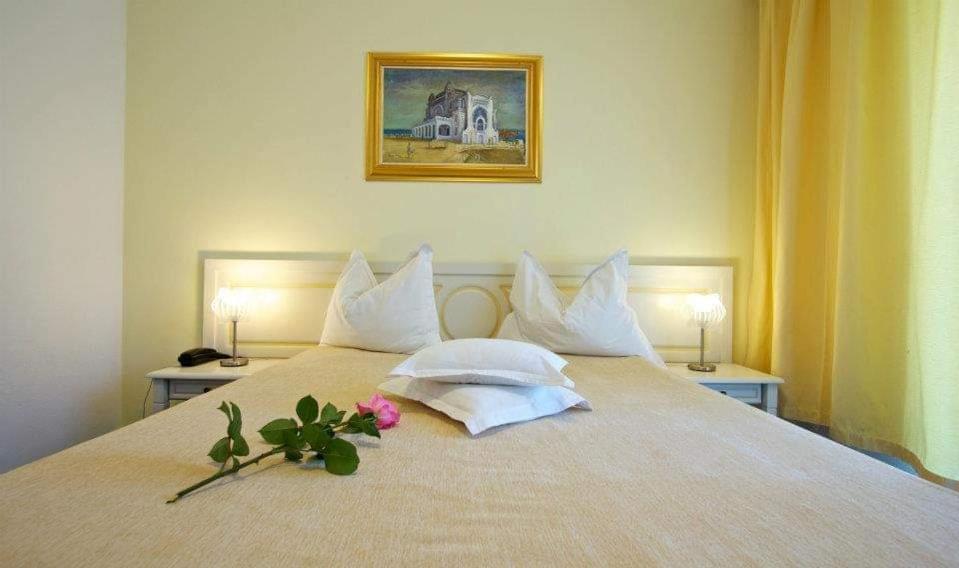Hotel Central Mamaia Luaran gambar