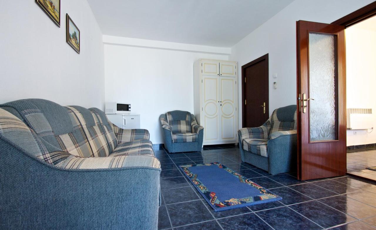 Hotel Central Mamaia Luaran gambar
