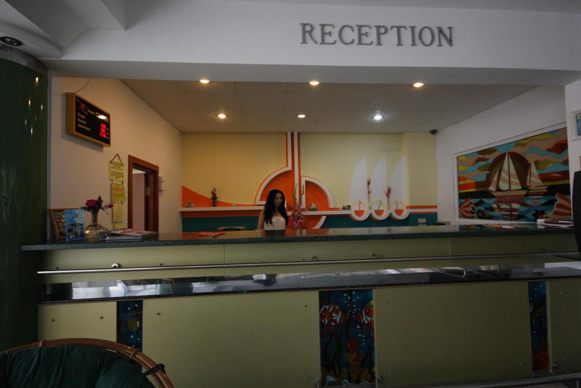 Hotel Central Mamaia Luaran gambar
