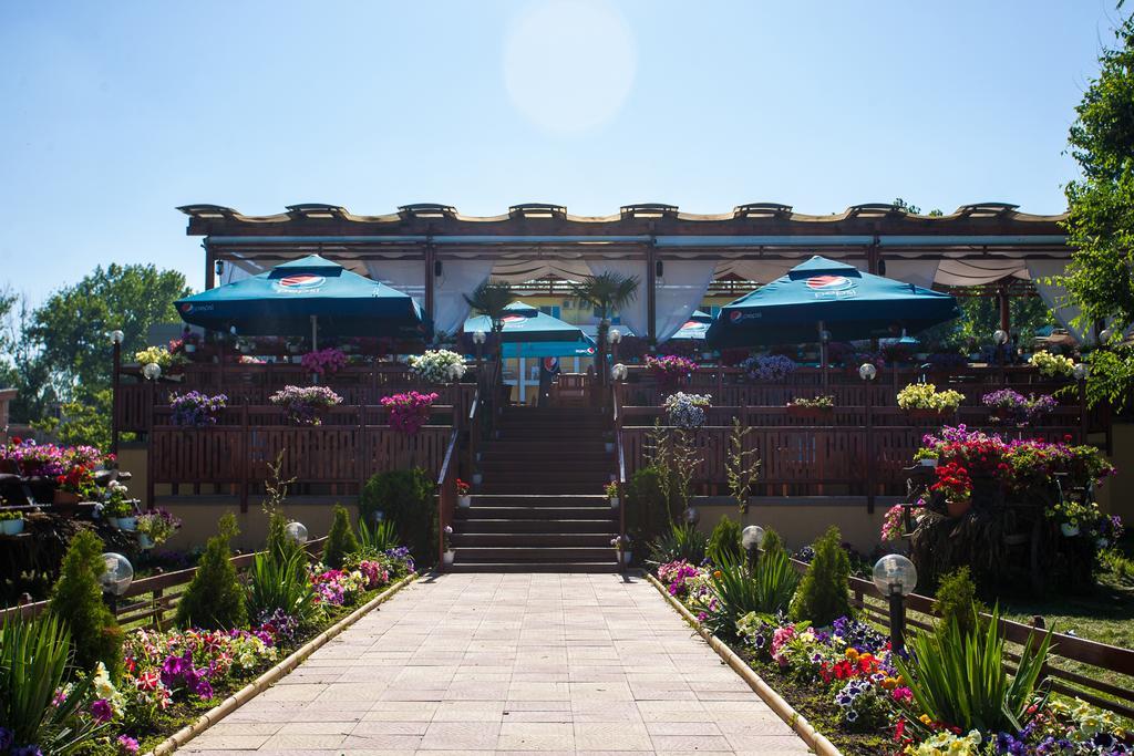 Hotel Central Mamaia Luaran gambar