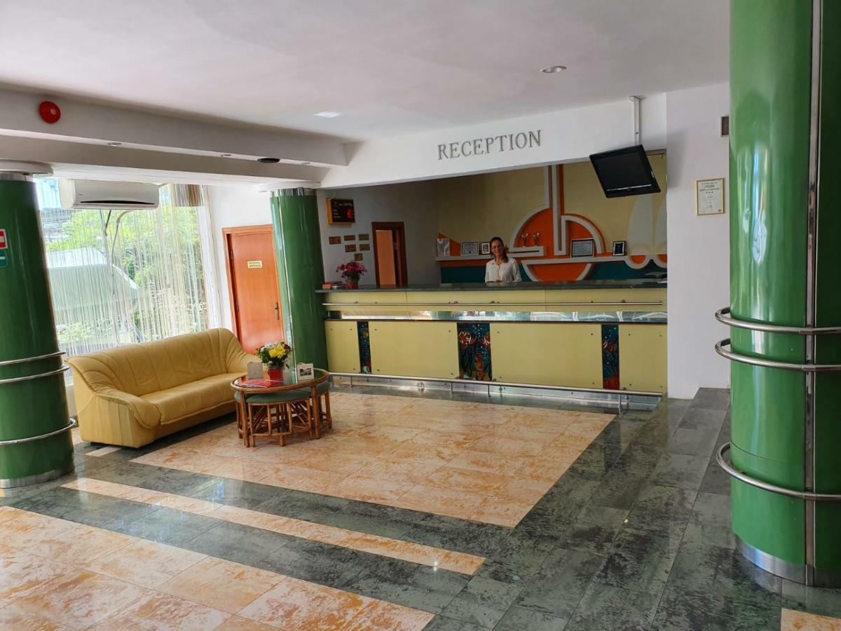 Hotel Central Mamaia Luaran gambar